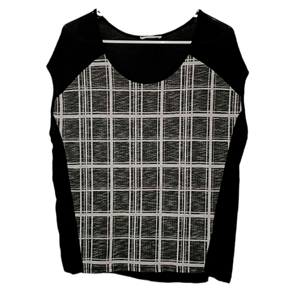 1145 * Le Lis Plaid Print Top Black White Size M